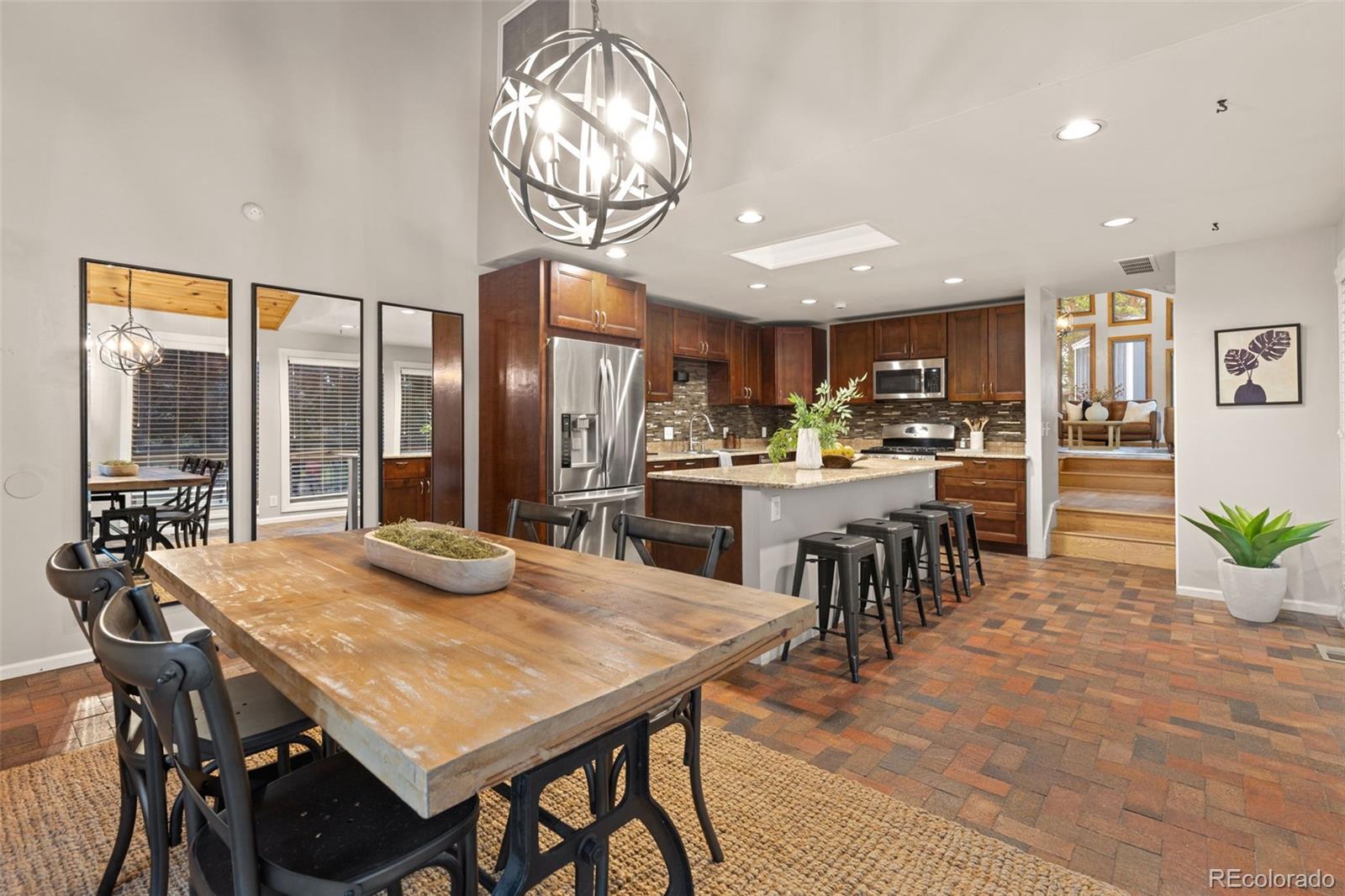 8277 Carriage Lane