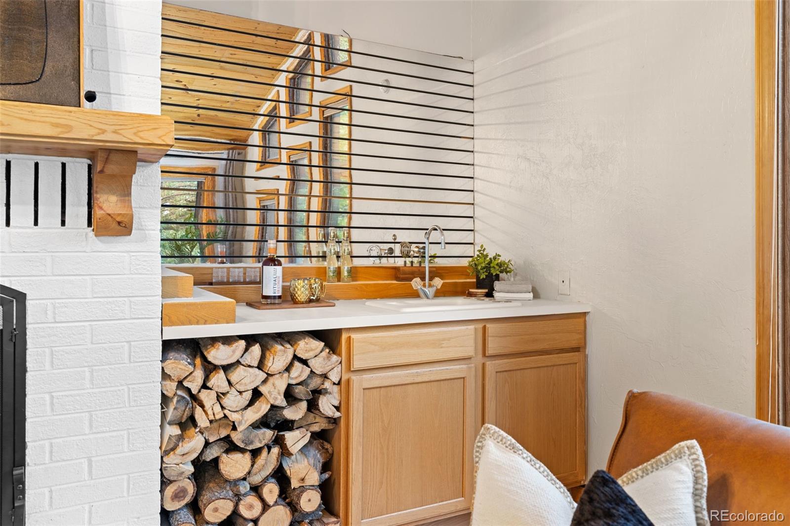 8277 Carriage Lane