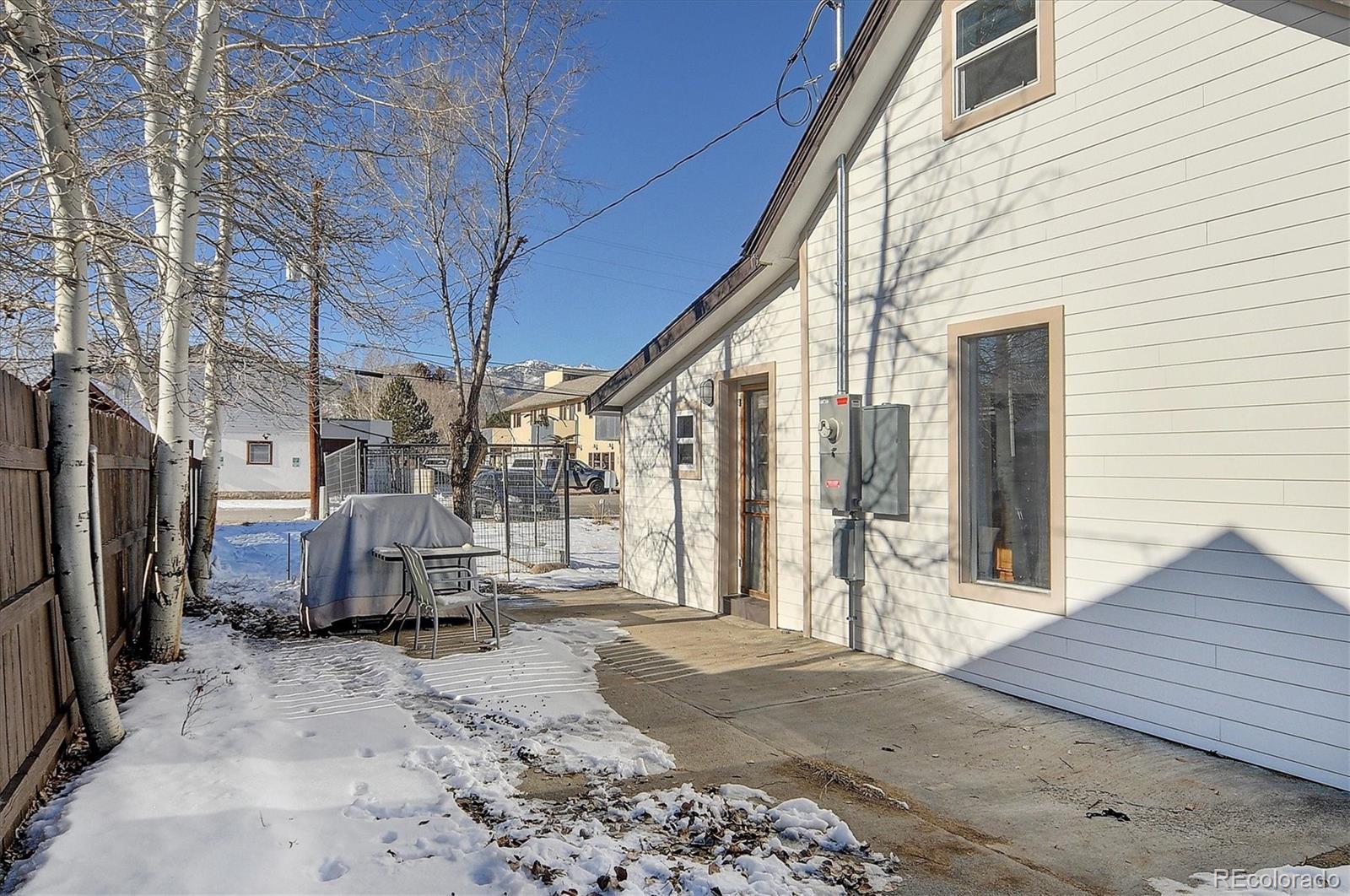 207 Tabor Street
