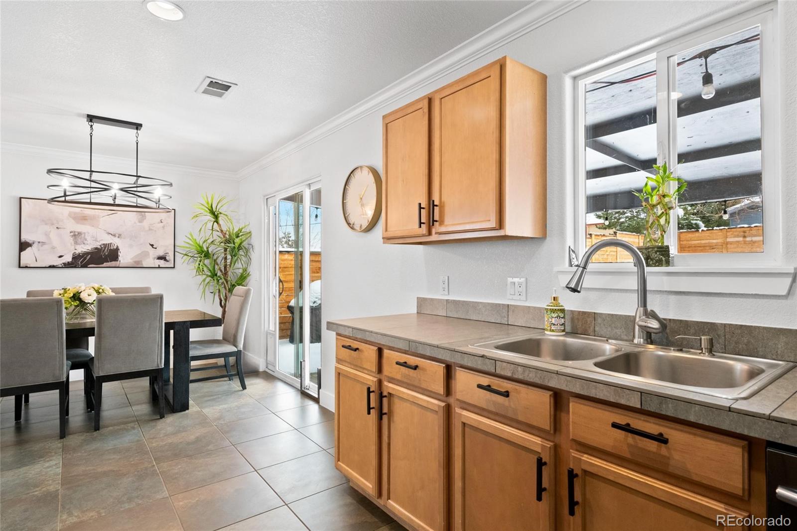 2184 W Warren Avenue