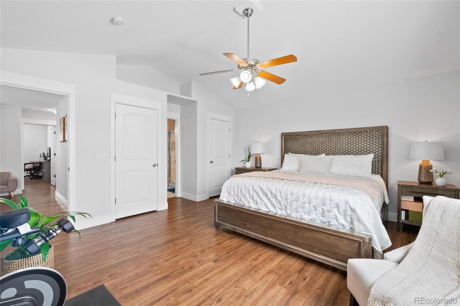 2184 W Warren Avenue