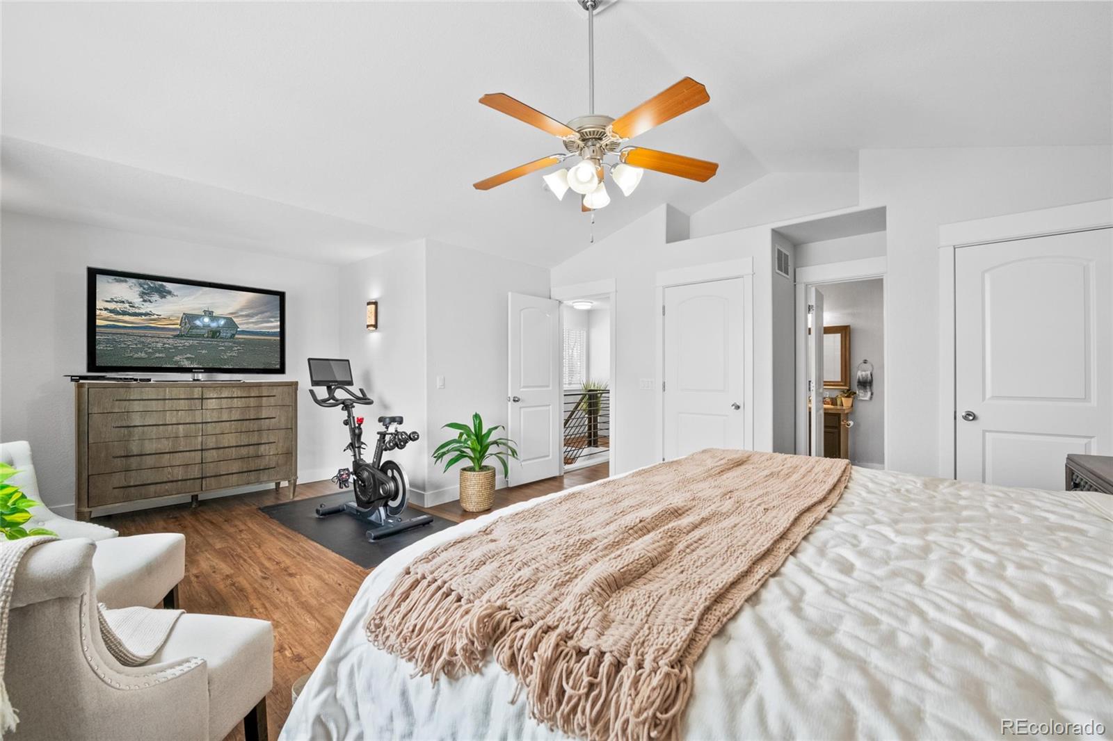 2184 W Warren Avenue