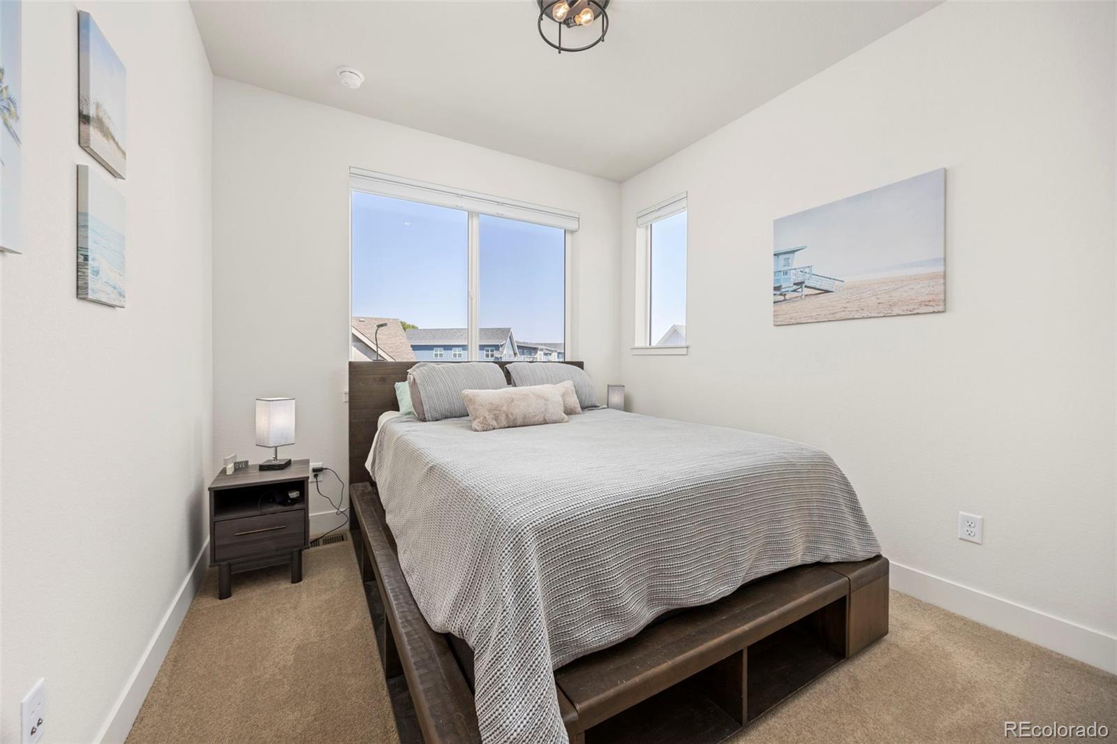 2734 W 167th Place