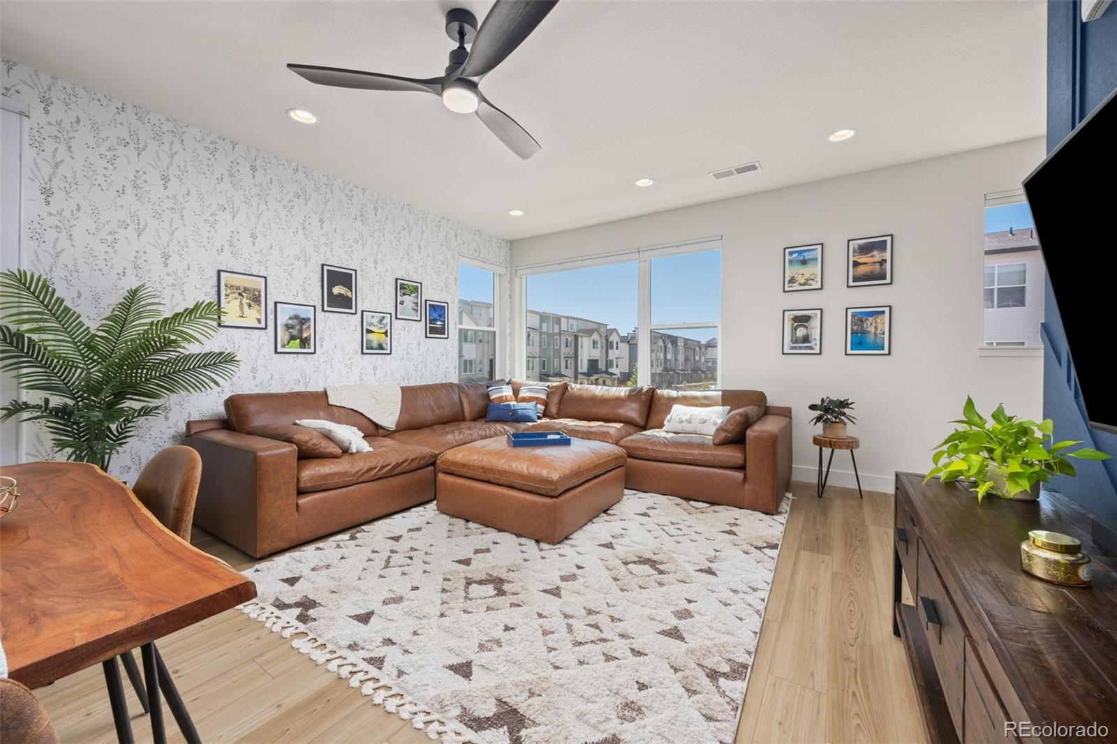 2734 W 167th Place