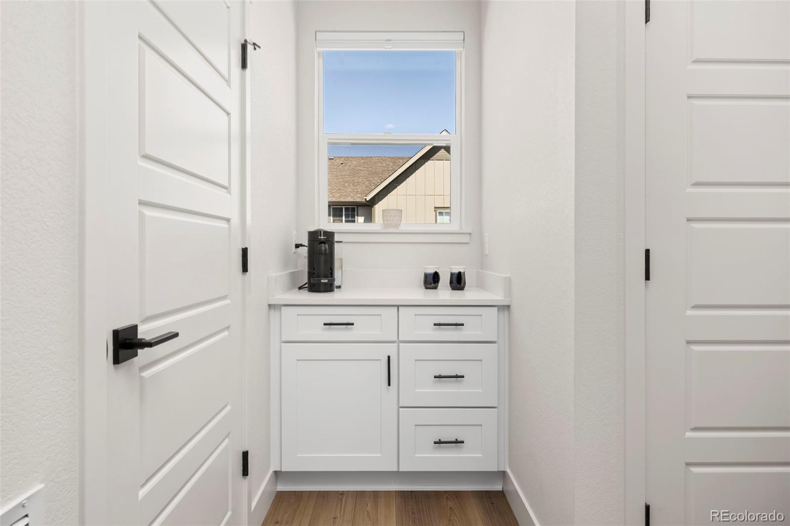 2734 W 167th Place