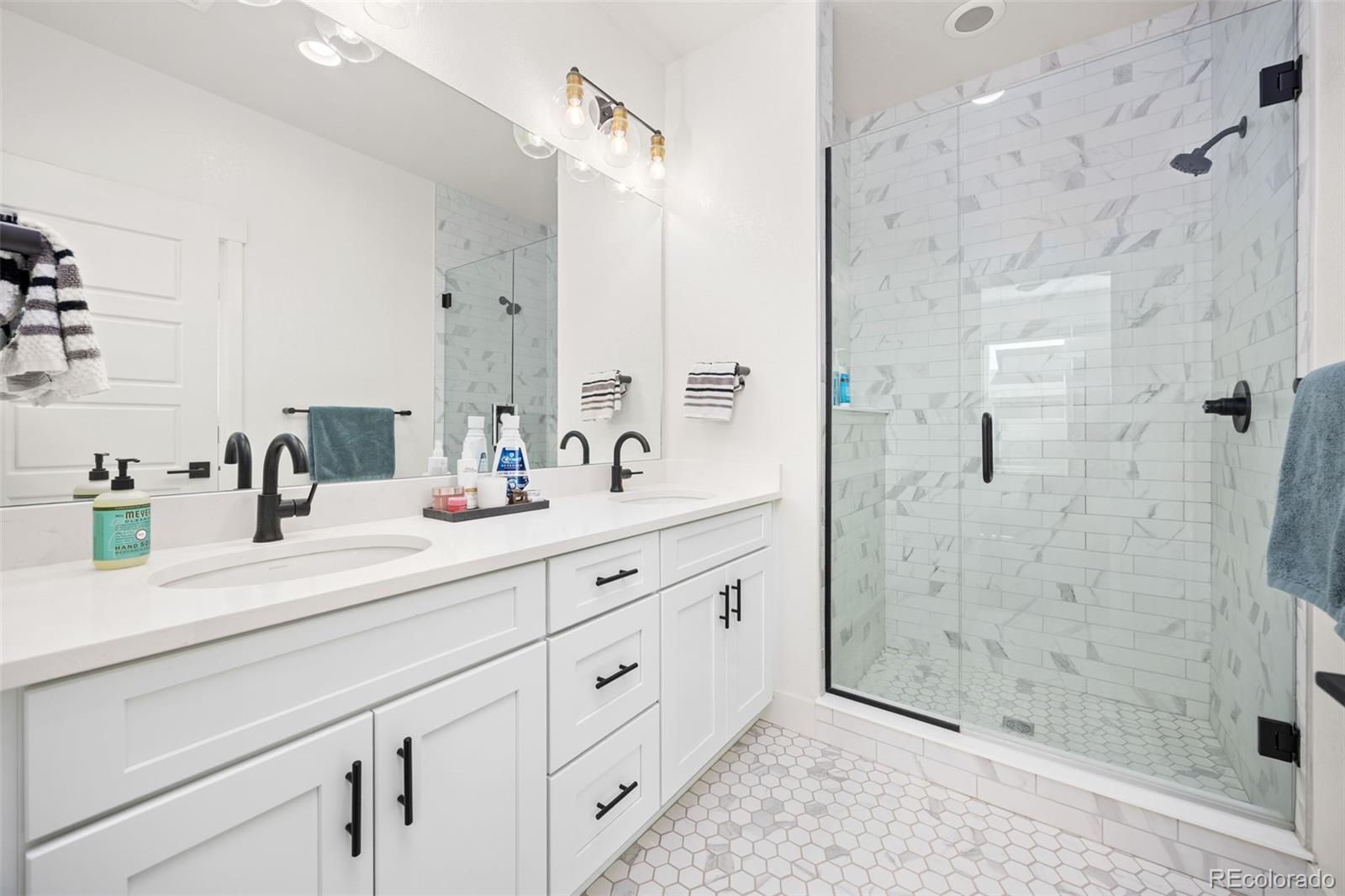 2734 W 167th Place