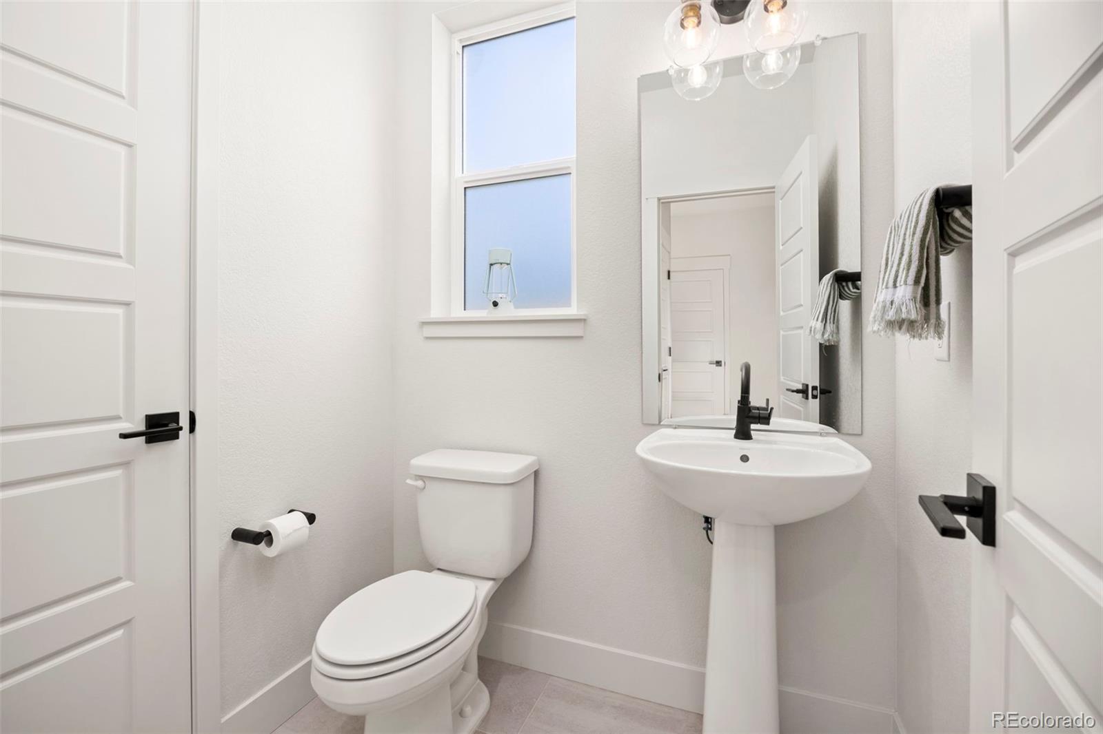 2734 W 167th Place