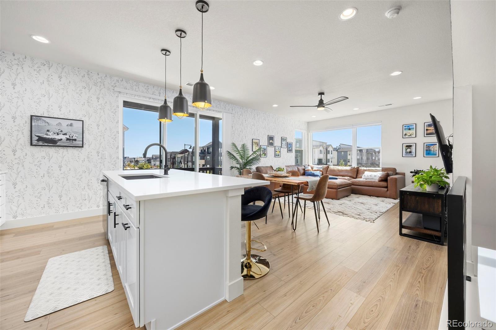 2734 W 167th Place