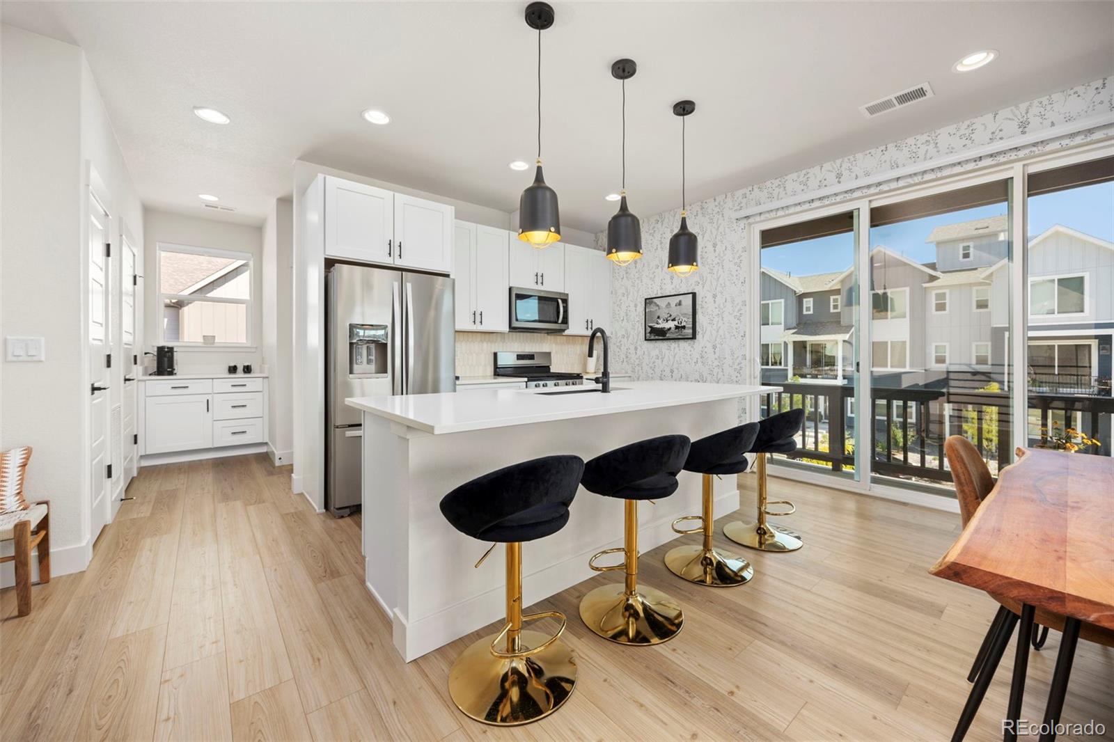 2734 W 167th Place