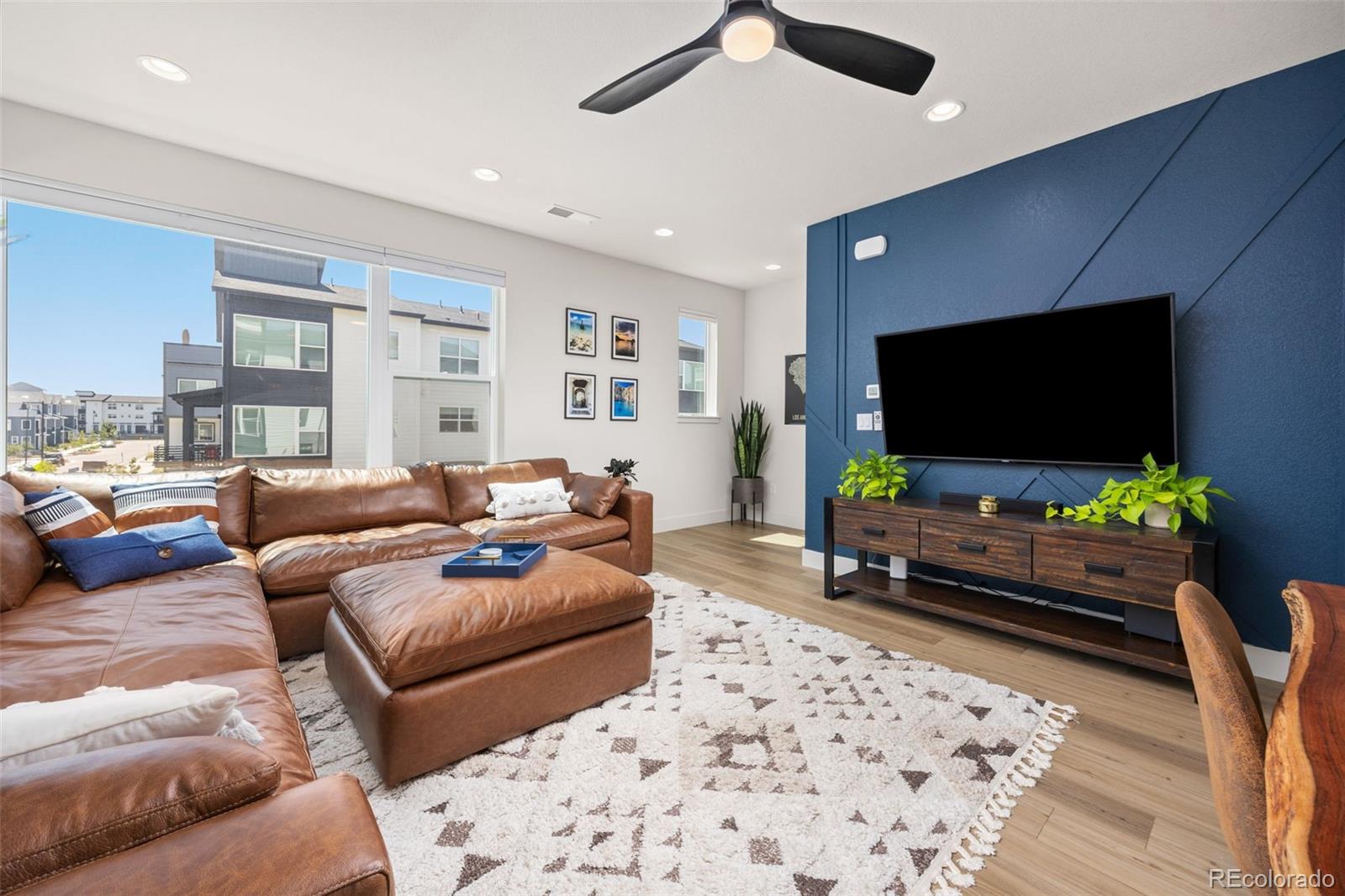 2734 W 167th Place