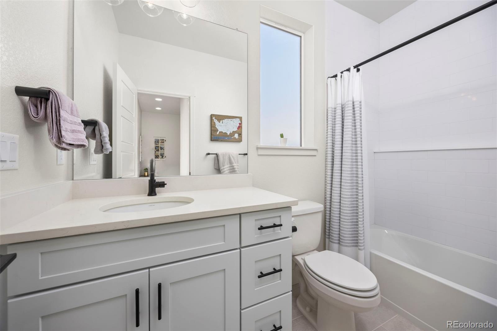 2734 W 167th Place