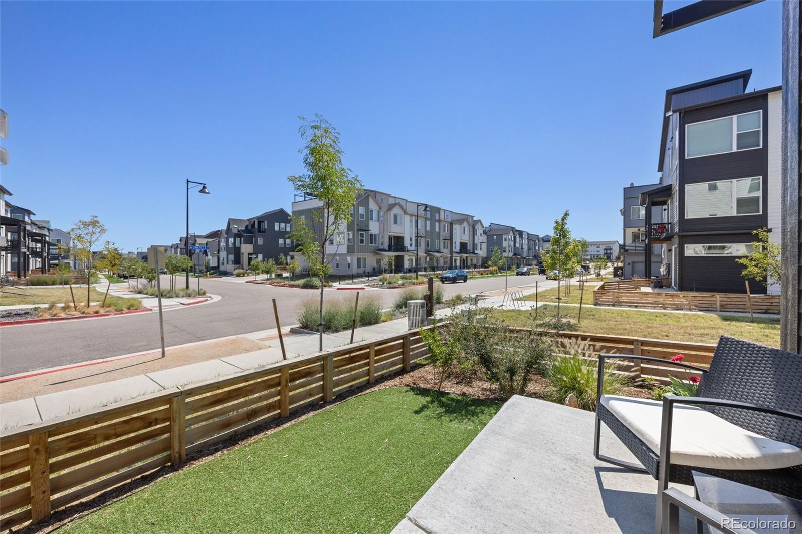 2734 W 167th Place