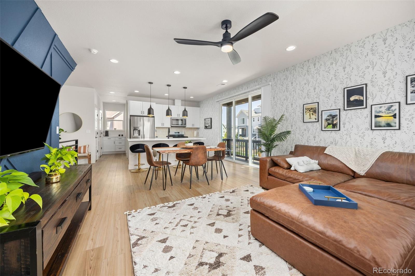 2734 W 167th Place