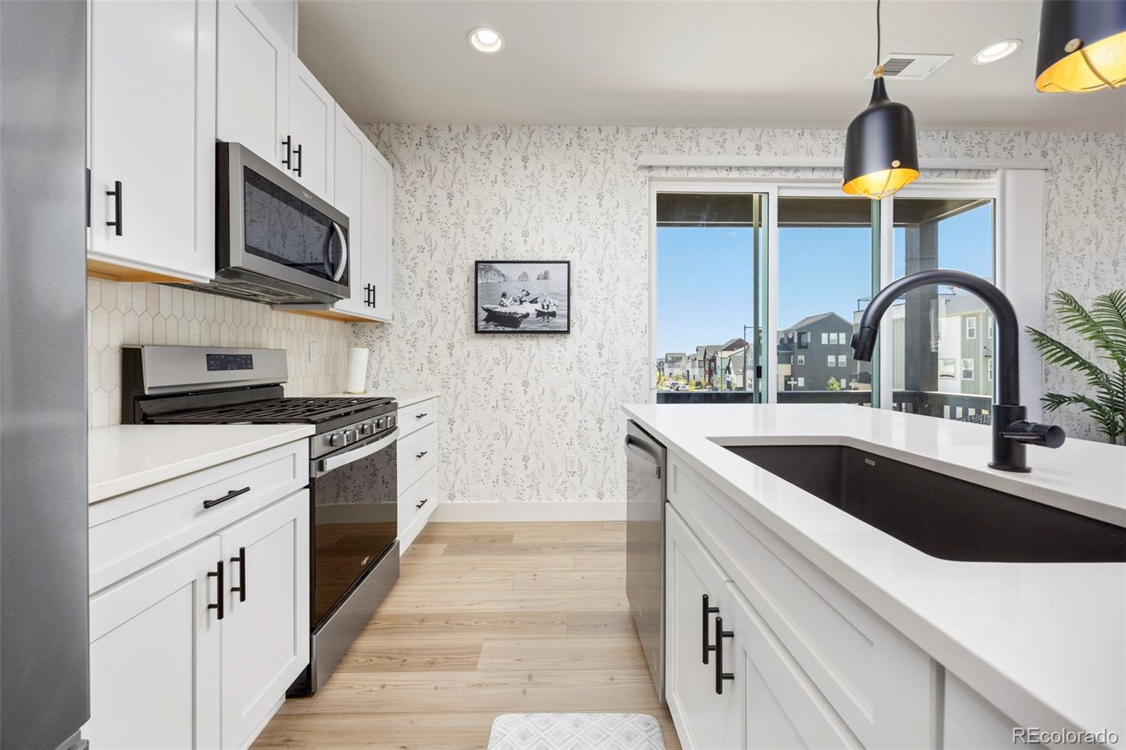 2734 W 167th Place
