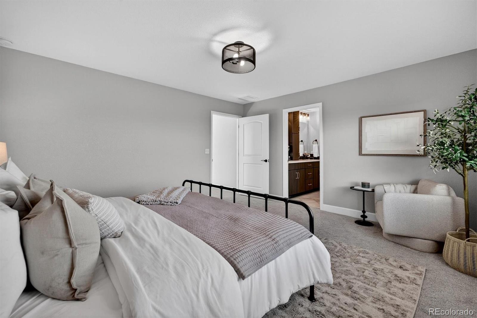 4504 N Picadilly Court