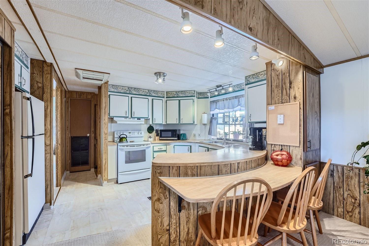 809 Dove Cove
