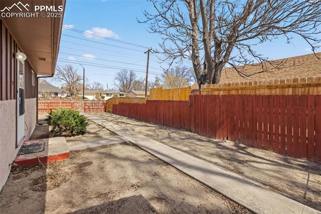 1112 W Mesa Avenue 1114