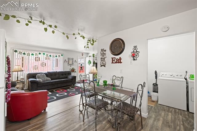 1112 W Mesa Avenue 1114