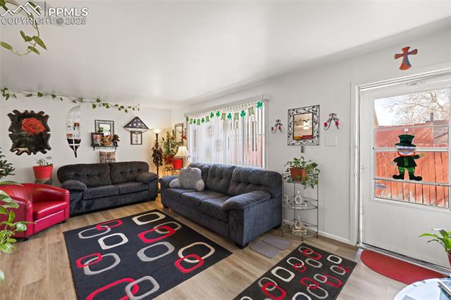 1112 W Mesa Avenue 1114