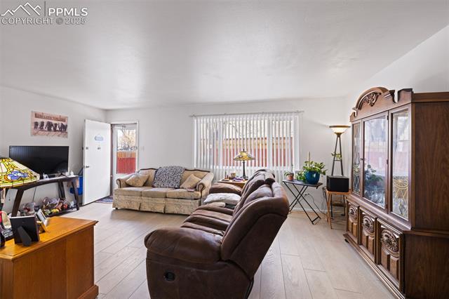 1112 W Mesa Avenue 1114