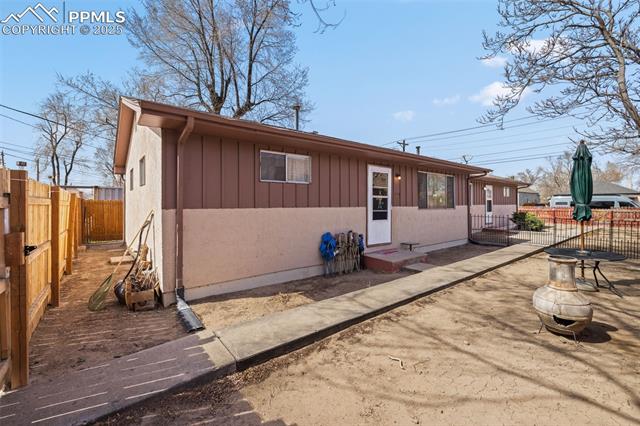 1112 W Mesa Avenue 1114