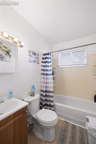 1112 W Mesa Avenue 1114