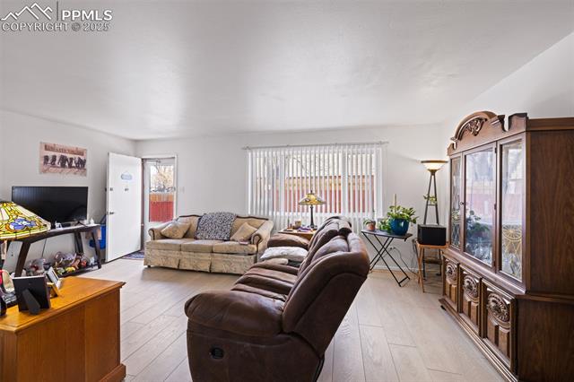 1112 W Mesa Avenue 1114