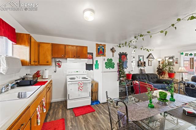 1112 W Mesa Avenue 1114