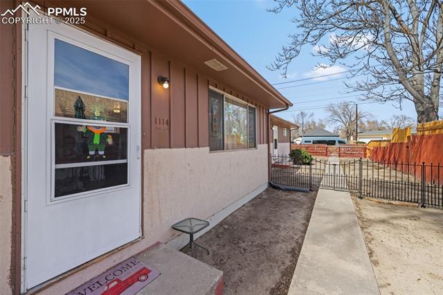 1112 W Mesa Avenue 1114