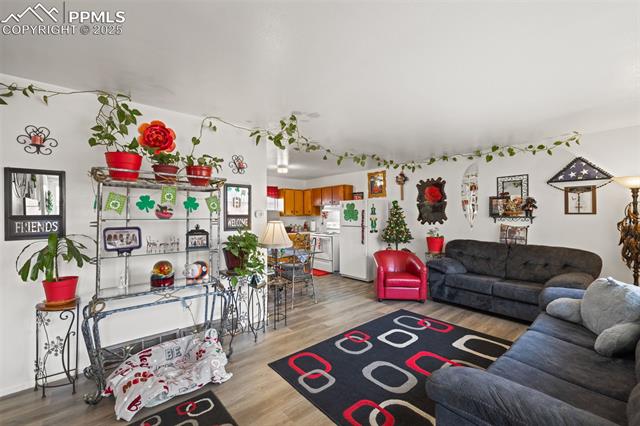 1112 W Mesa Avenue 1114