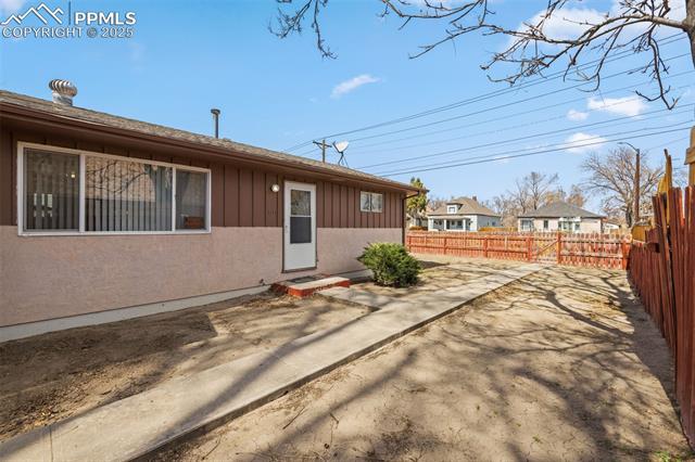 1112 W Mesa Avenue 1114