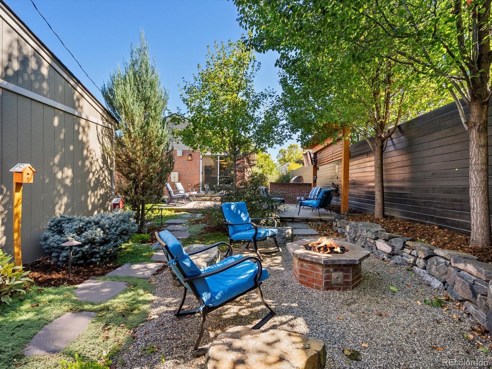 2289 Hudson Street
