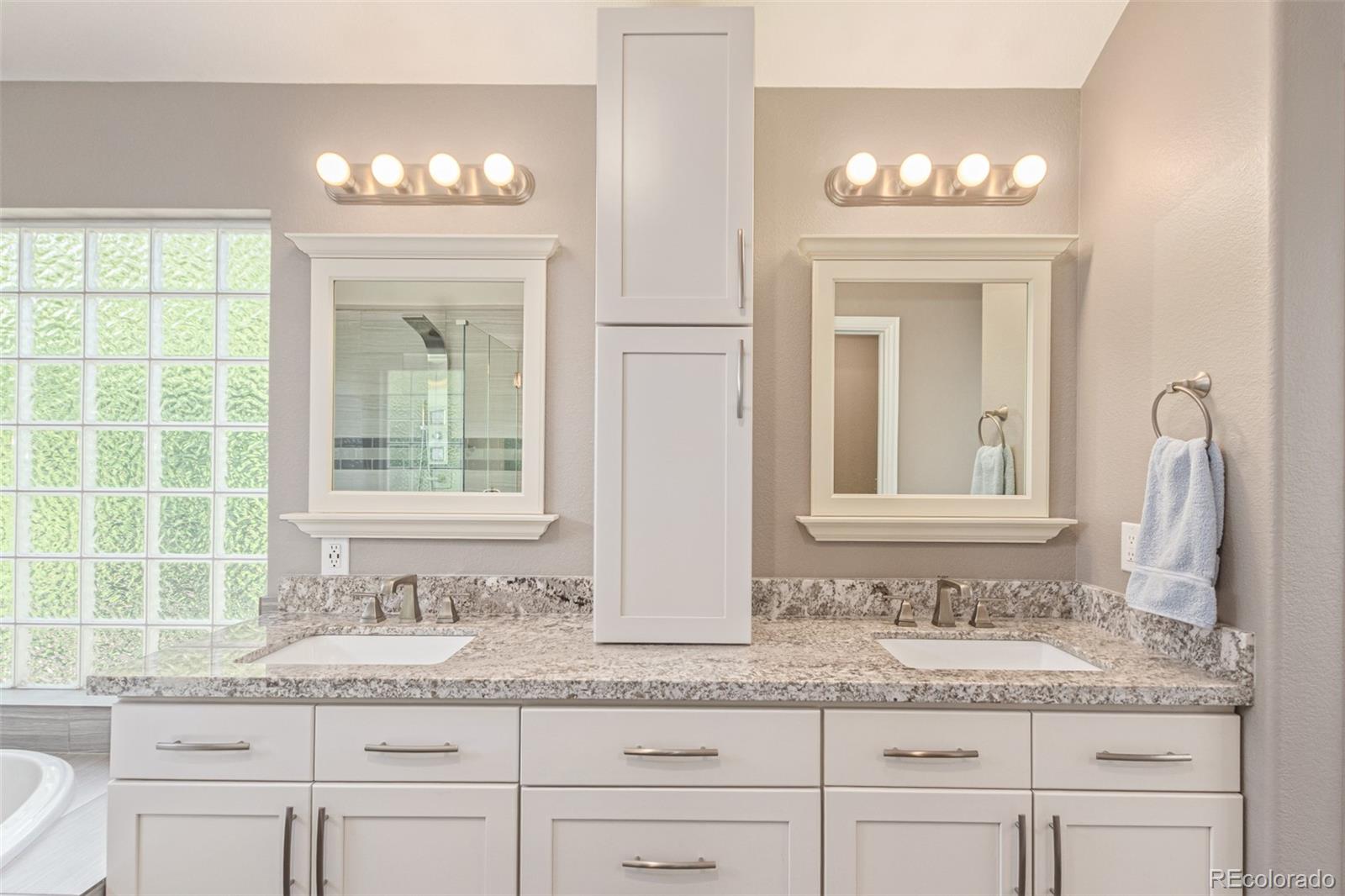 1011 S Valentia Street Unit: 43