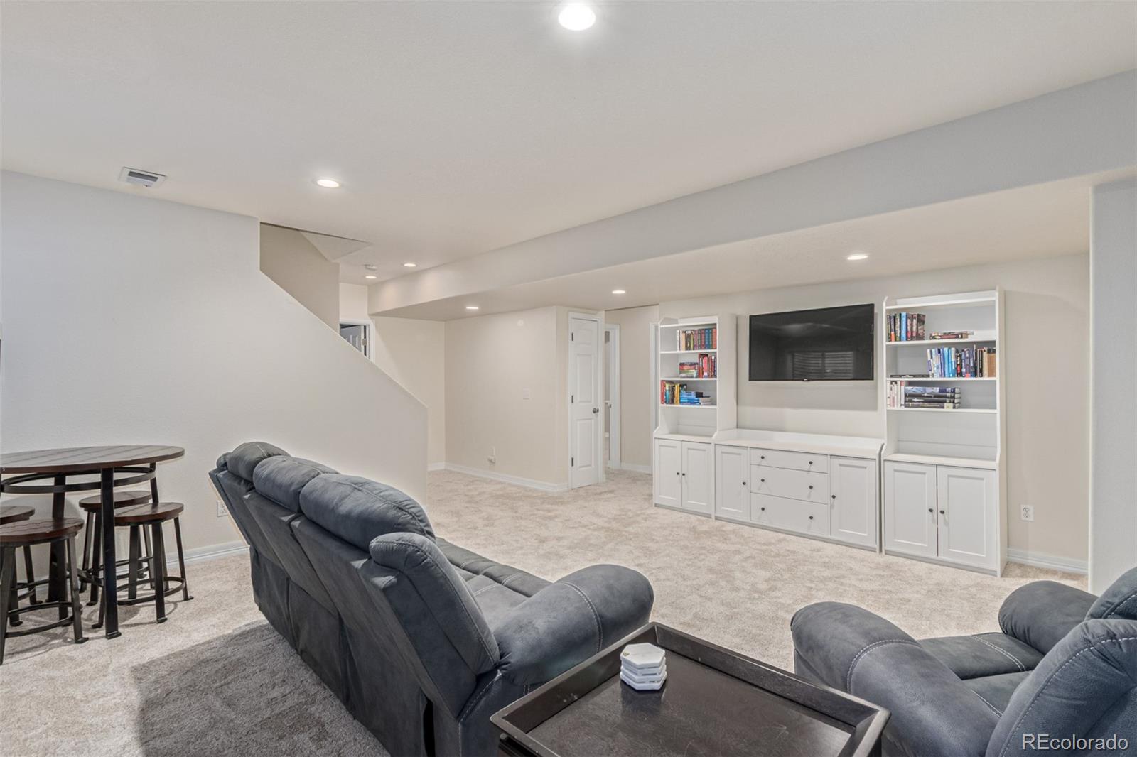 1011 S Valentia Street Unit: 43