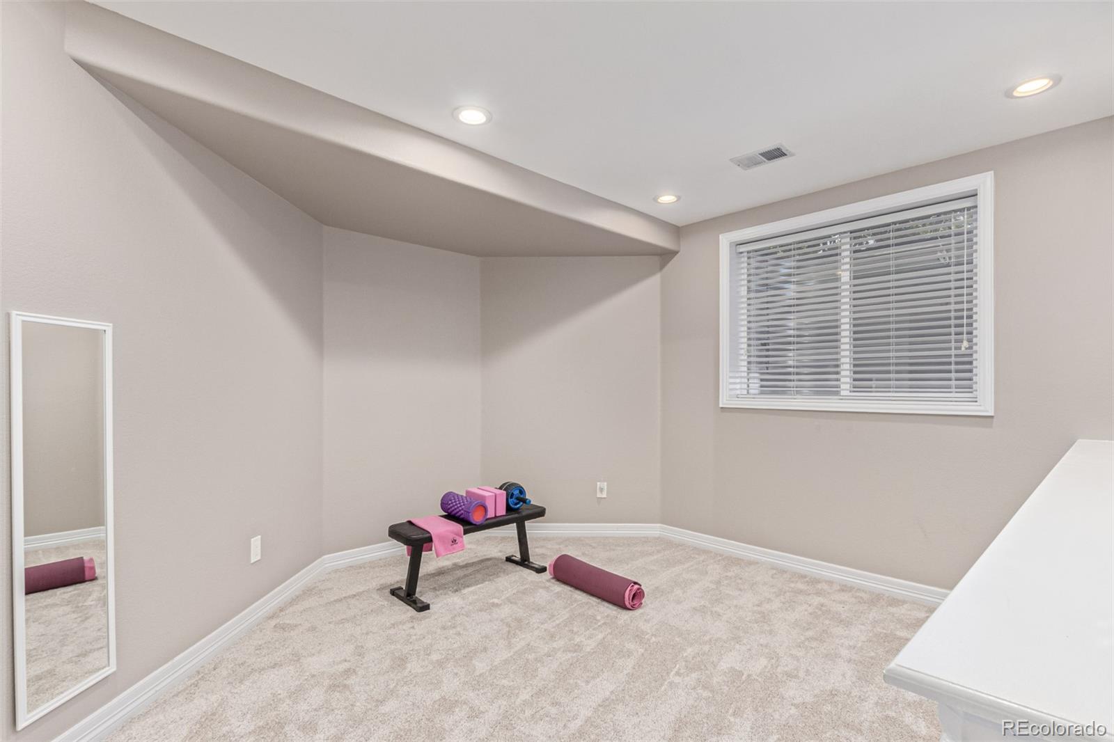 1011 S Valentia Street Unit: 43