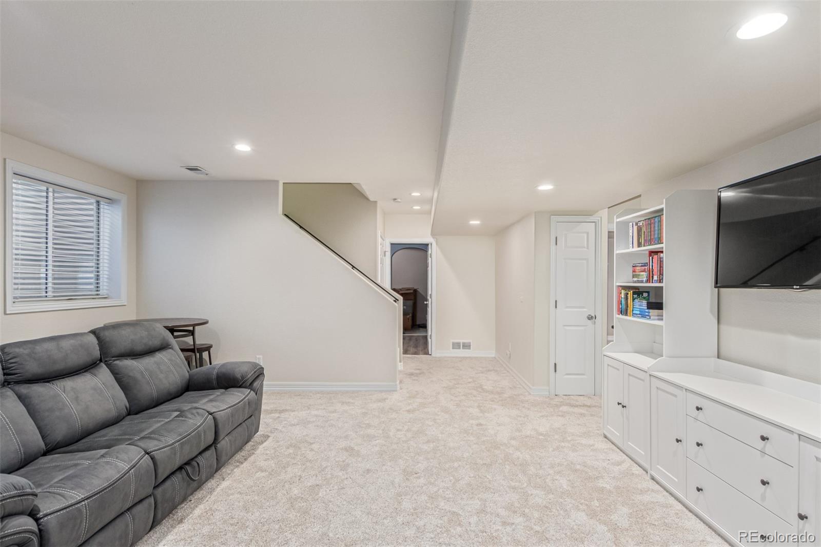 1011 S Valentia Street Unit: 43