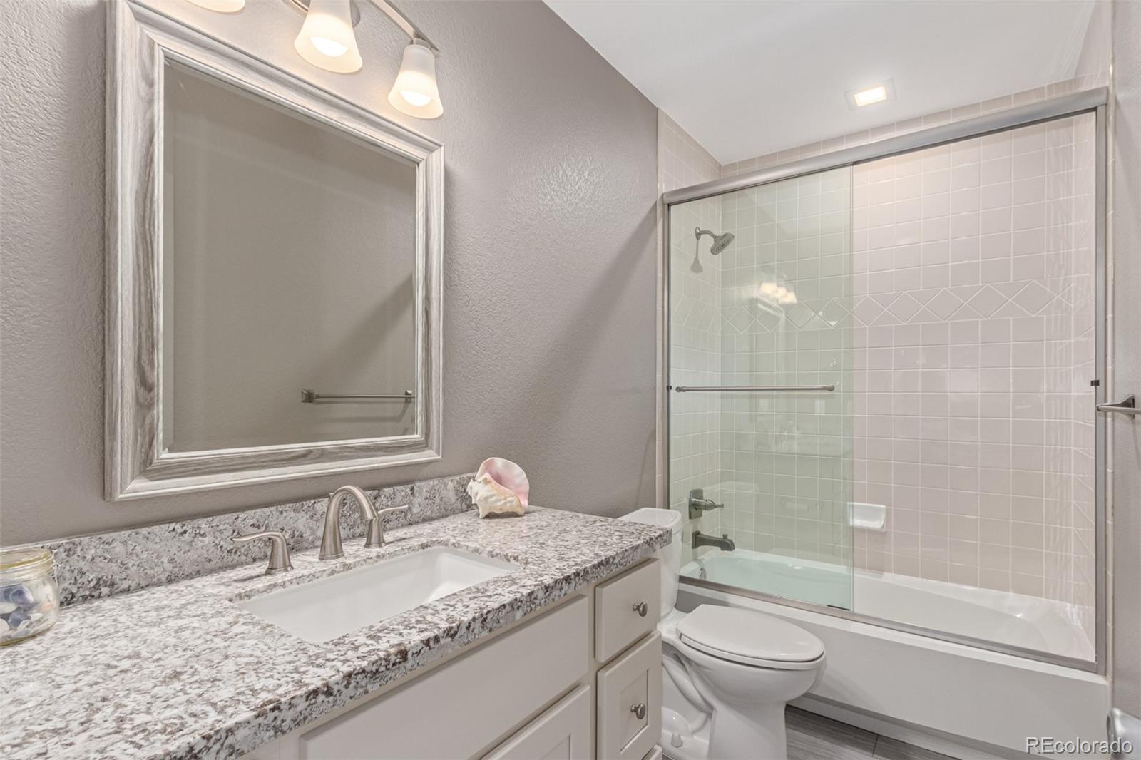 1011 S Valentia Street Unit: 43