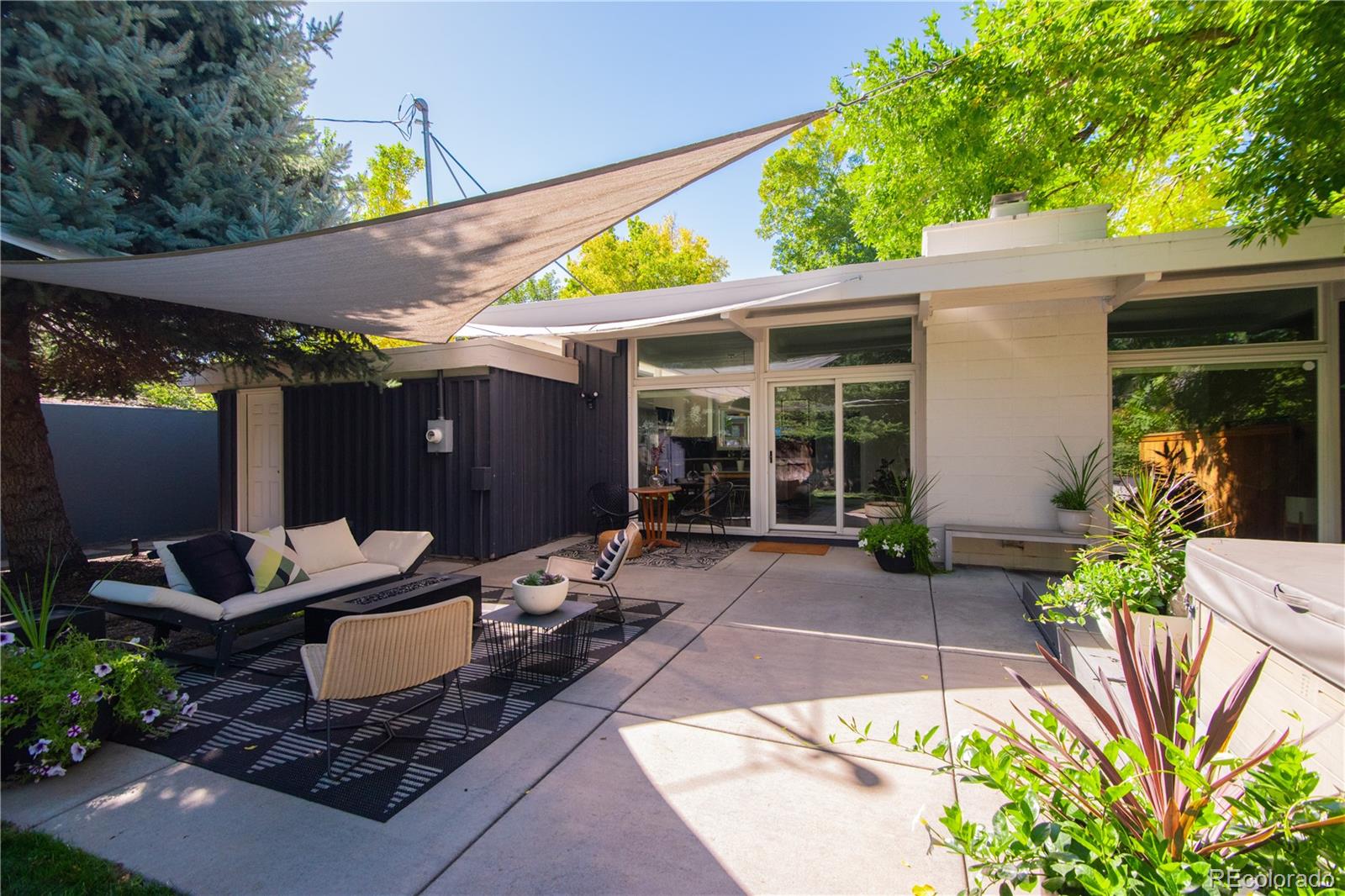 1450 S Dahlia Street