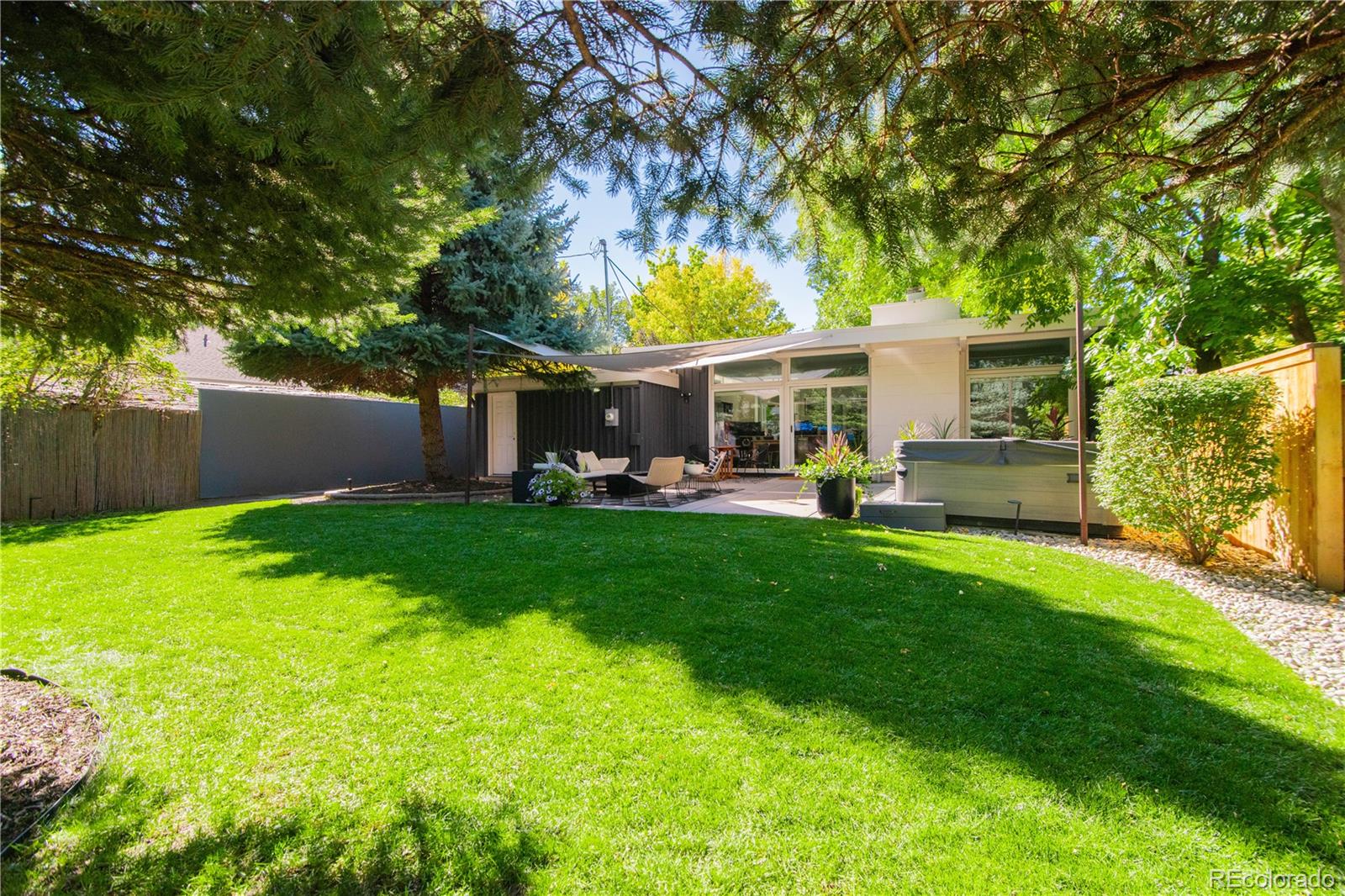 1450 S Dahlia Street