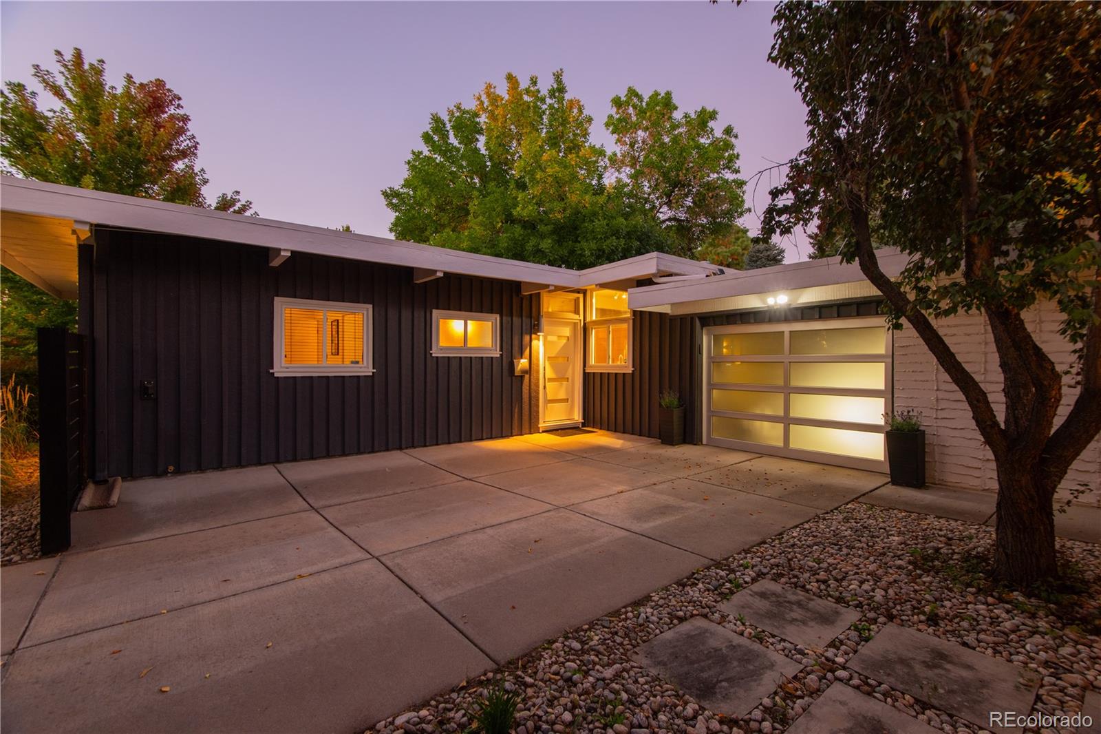 1450 S Dahlia Street