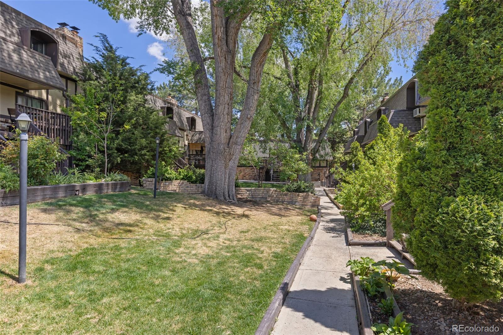 8060 W 9th Avenue Unit: 207