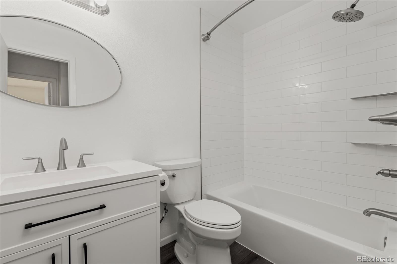 8060 W 9th Avenue Unit: 207