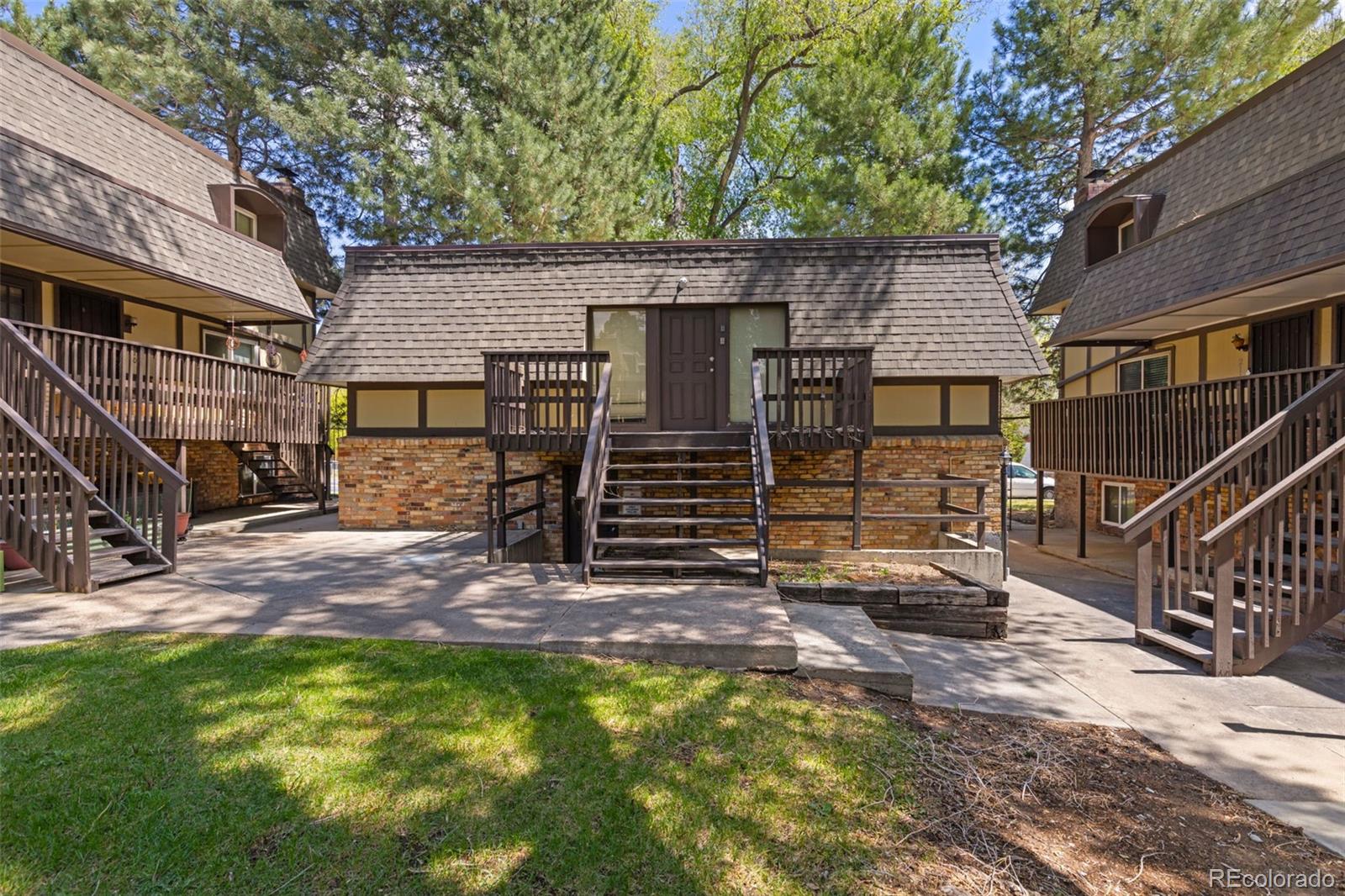 8060 W 9th Avenue Unit: 207