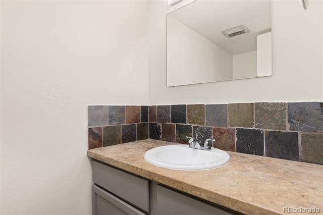 8060 W 9th Avenue Unit: 207