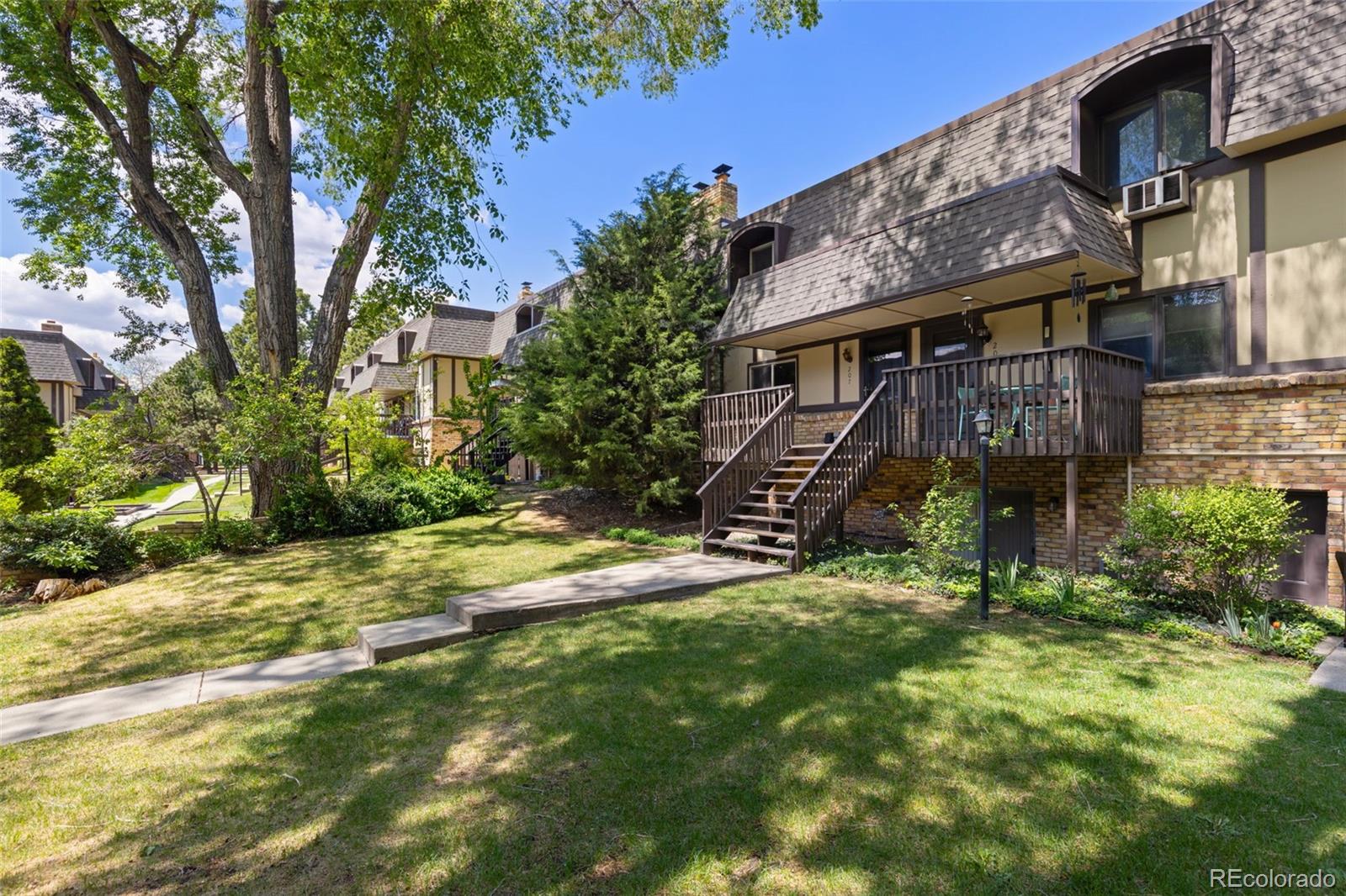 8060 W 9th Avenue Unit: 207