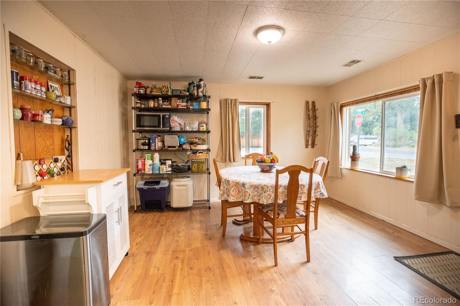 128 N Gunnison Avenue