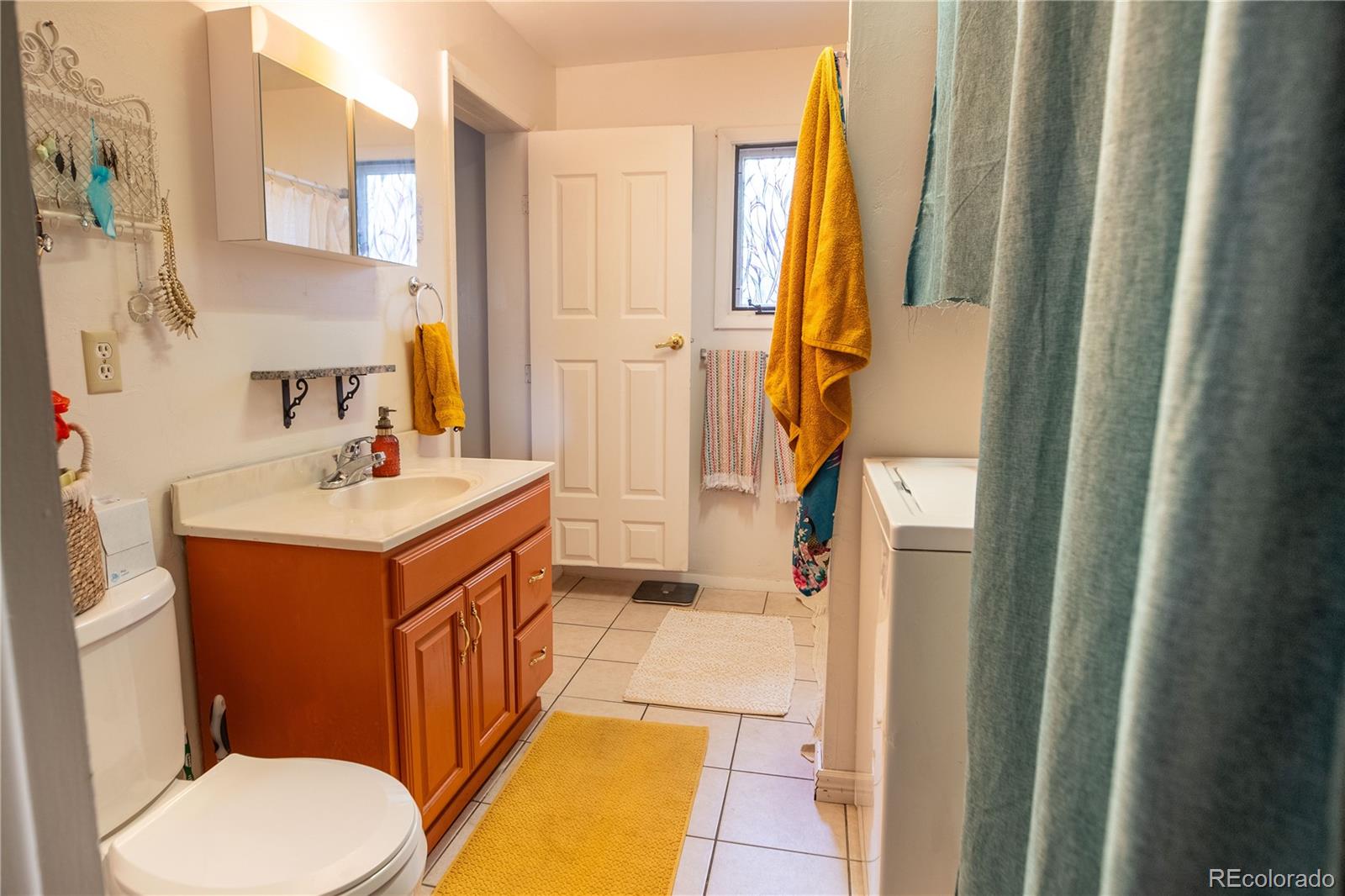 128 N Gunnison Avenue