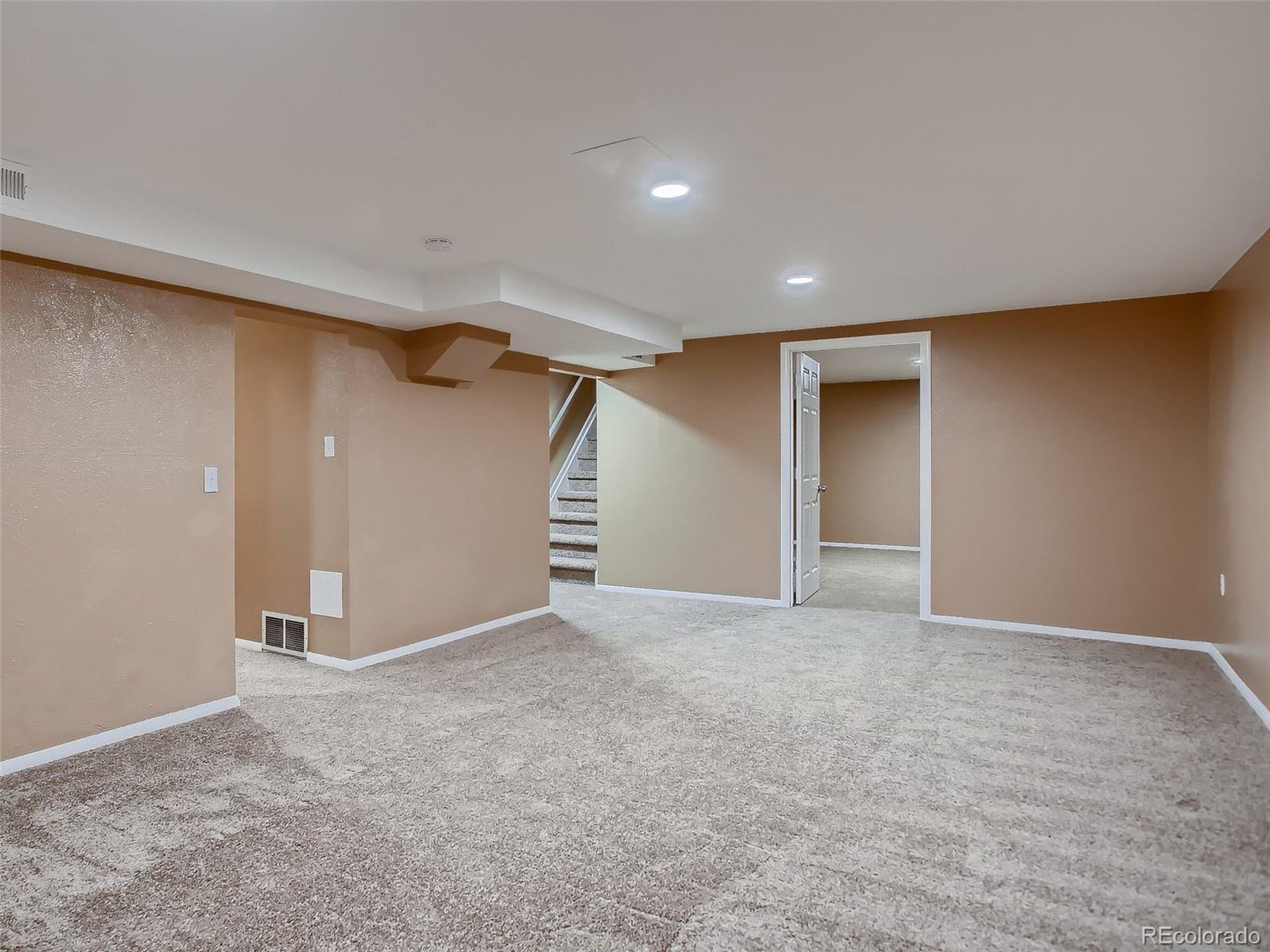 7642 Vance Dr