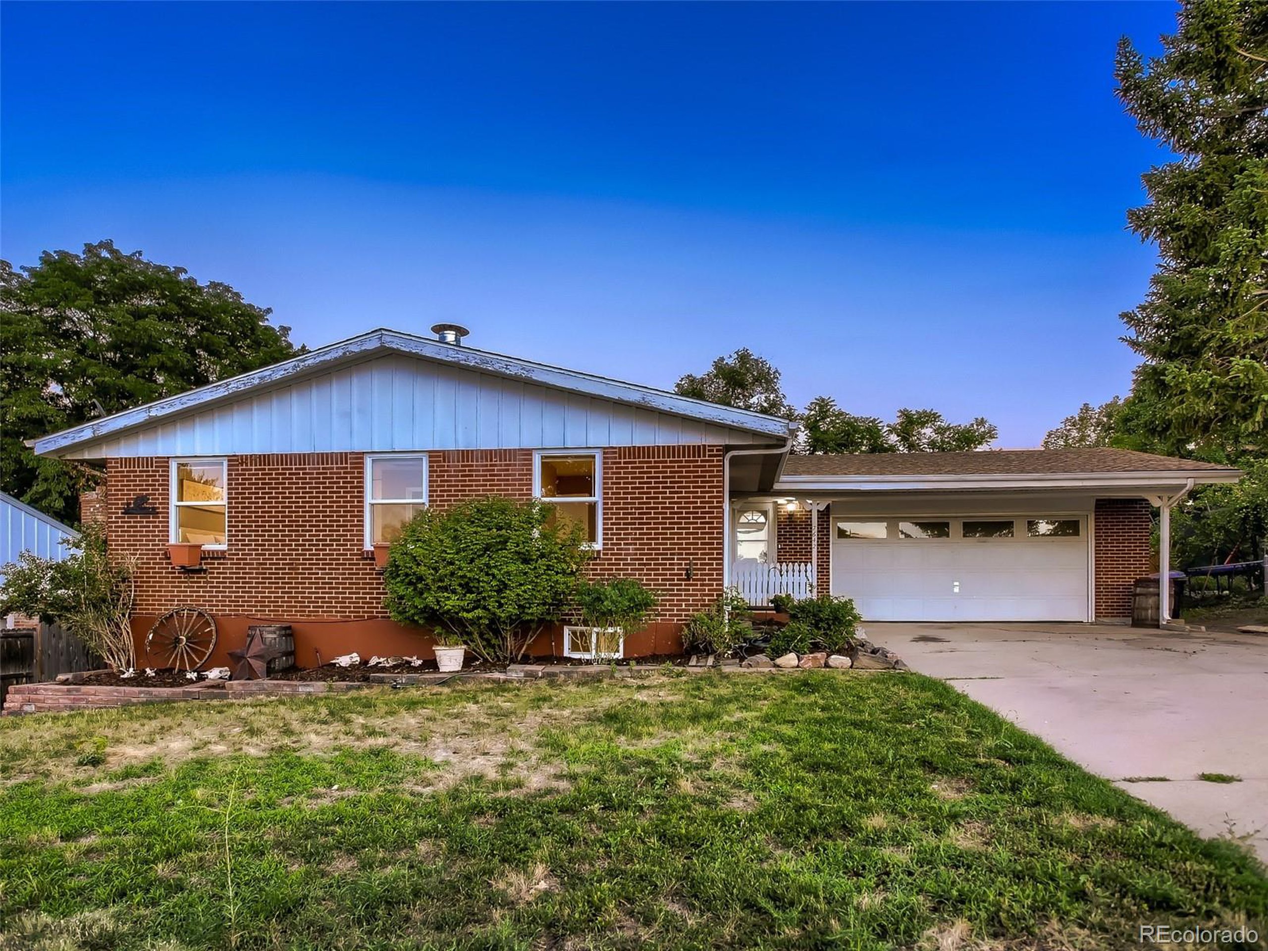 7642 Vance Dr