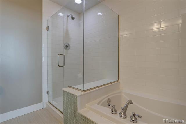 2001 Lincoln Street Unit: 1910